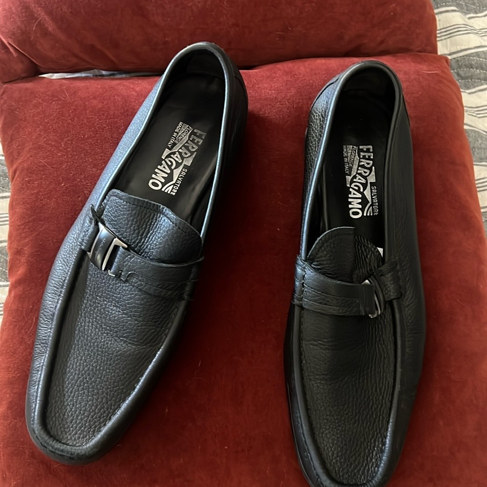 Salvatore Ferragamo Barely worn men’s 10.5 black pebble leather.